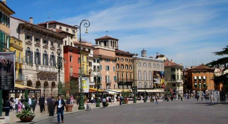 Cosa visitare a Verona assolutamente Piazza Bra